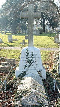 Daubney Family Grave