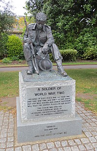 Statue of a WW2 Soldier